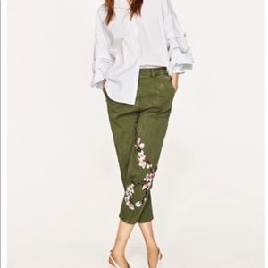 ZARAEmbroidered Flower Crop Pants